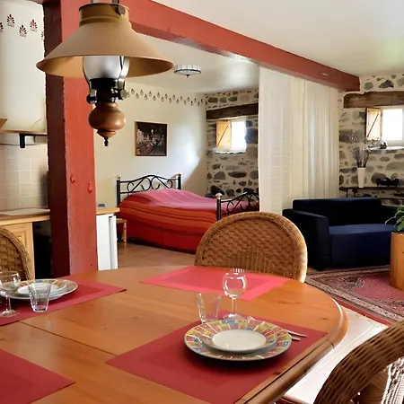 Domaine De Bos * Bagnols (Puy-de-Dome)